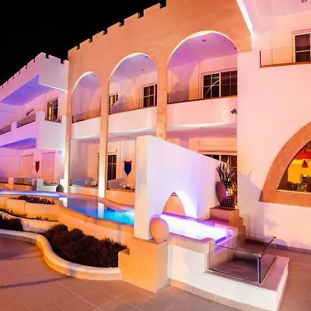 Castello Di Cavalieri Hotel 3*